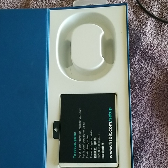 Fitbit Charge 2, Fantastic Shape! - Picture 7 of 8